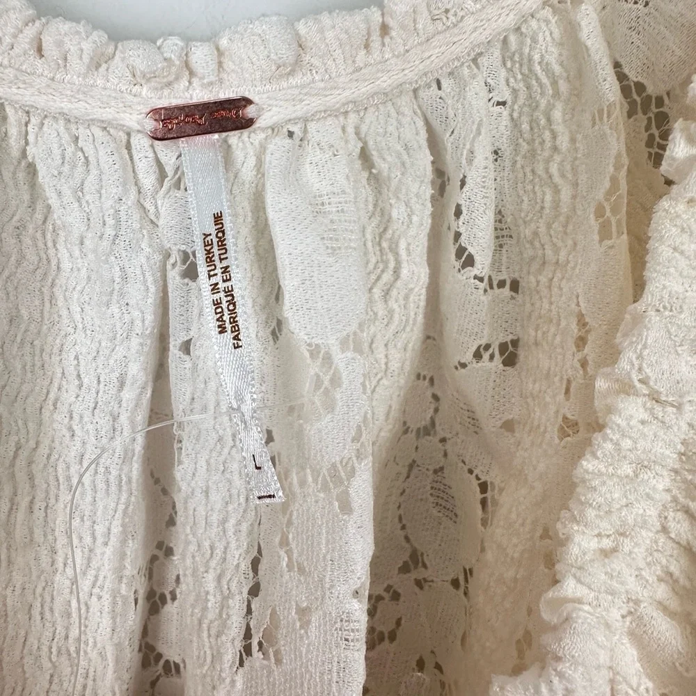 8. NWOT FREE PEOPLE “Stacey” Ivory Lace Cropped Peasant Top